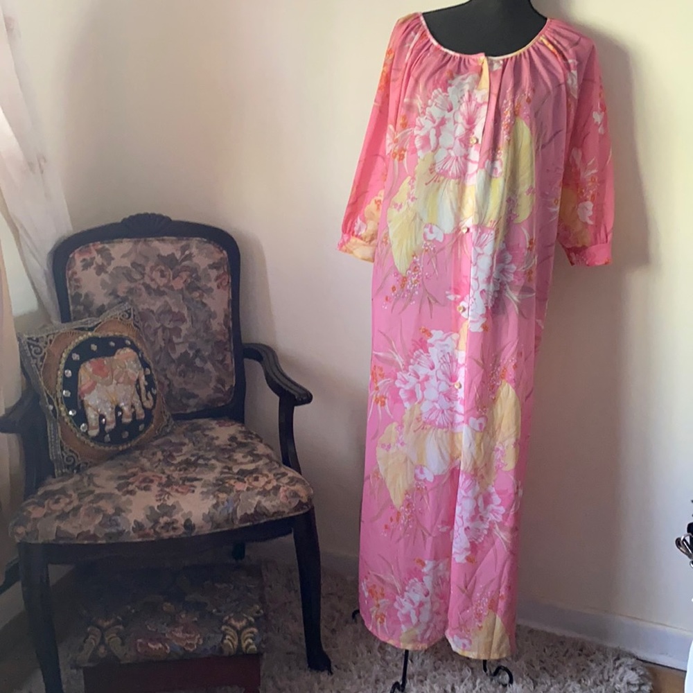 Vintage pink floral house coat